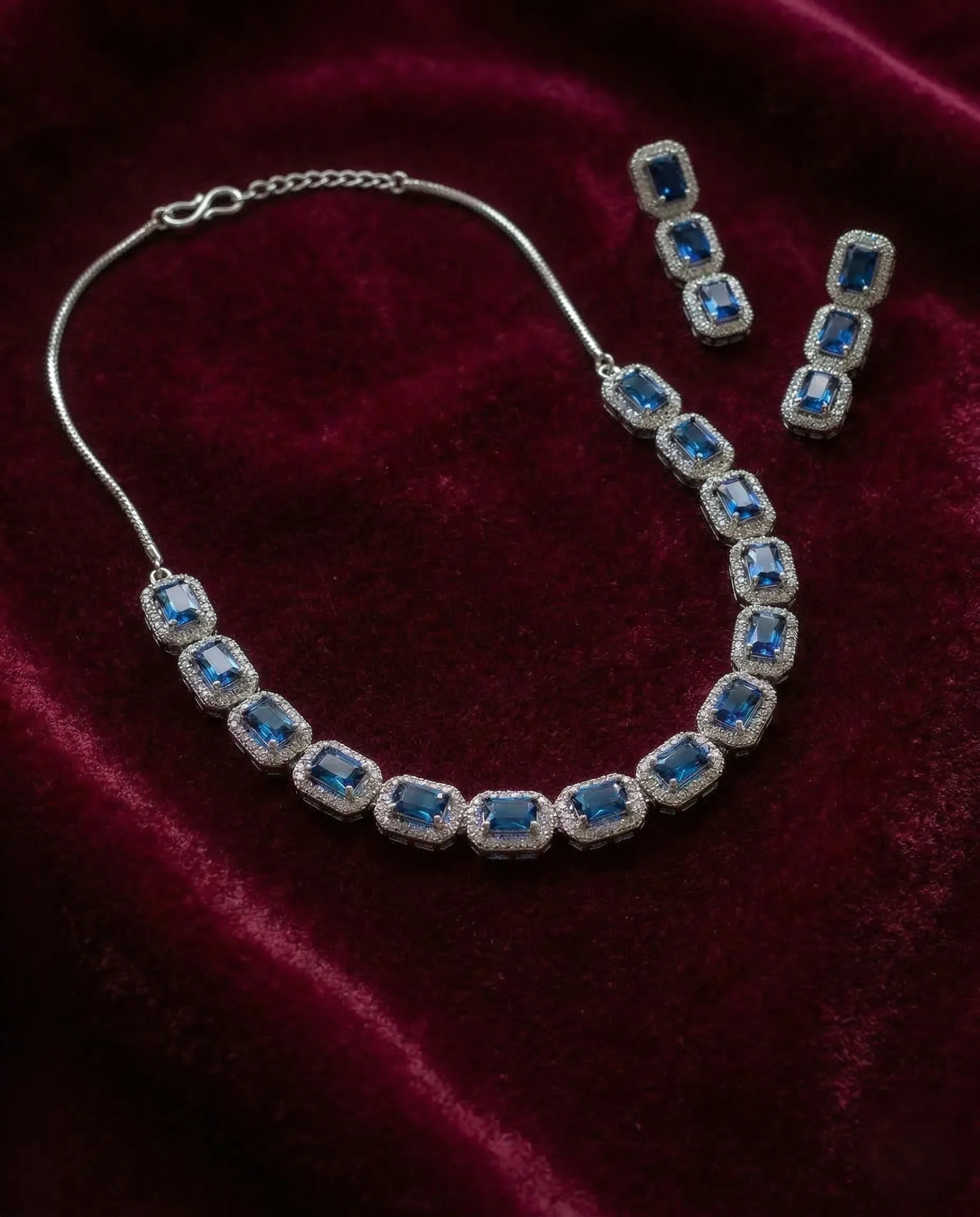 The Majestic Blue Velvet - Image 3