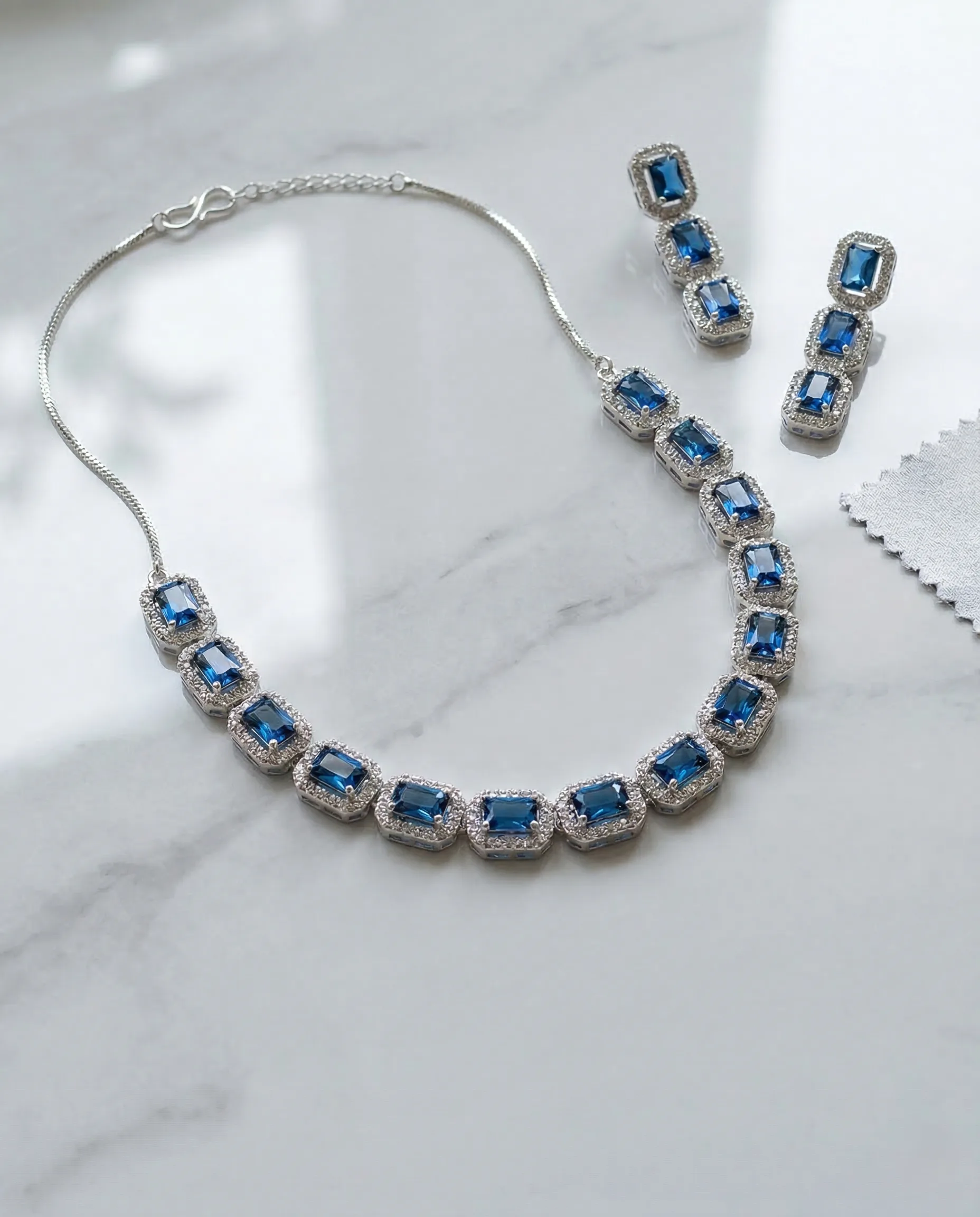 The Majestic Blue Velvet - Image 2